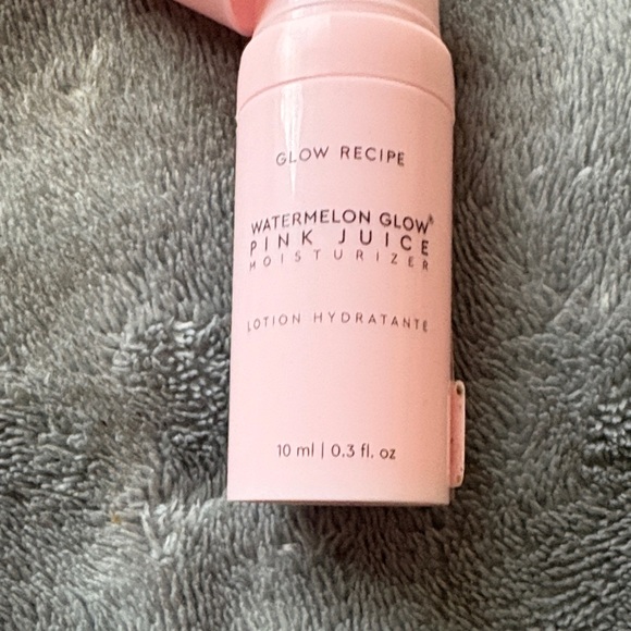 Glow Recipe Watermelon Glow Pink Juice Hydrating Lotion - Picture 3 of 5